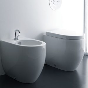 Coppia sanitari a terra Flo Mini